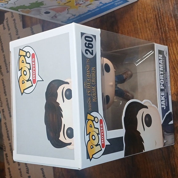 Funko Pop Jake Portman in Blue Suit - Picture 3 of 7